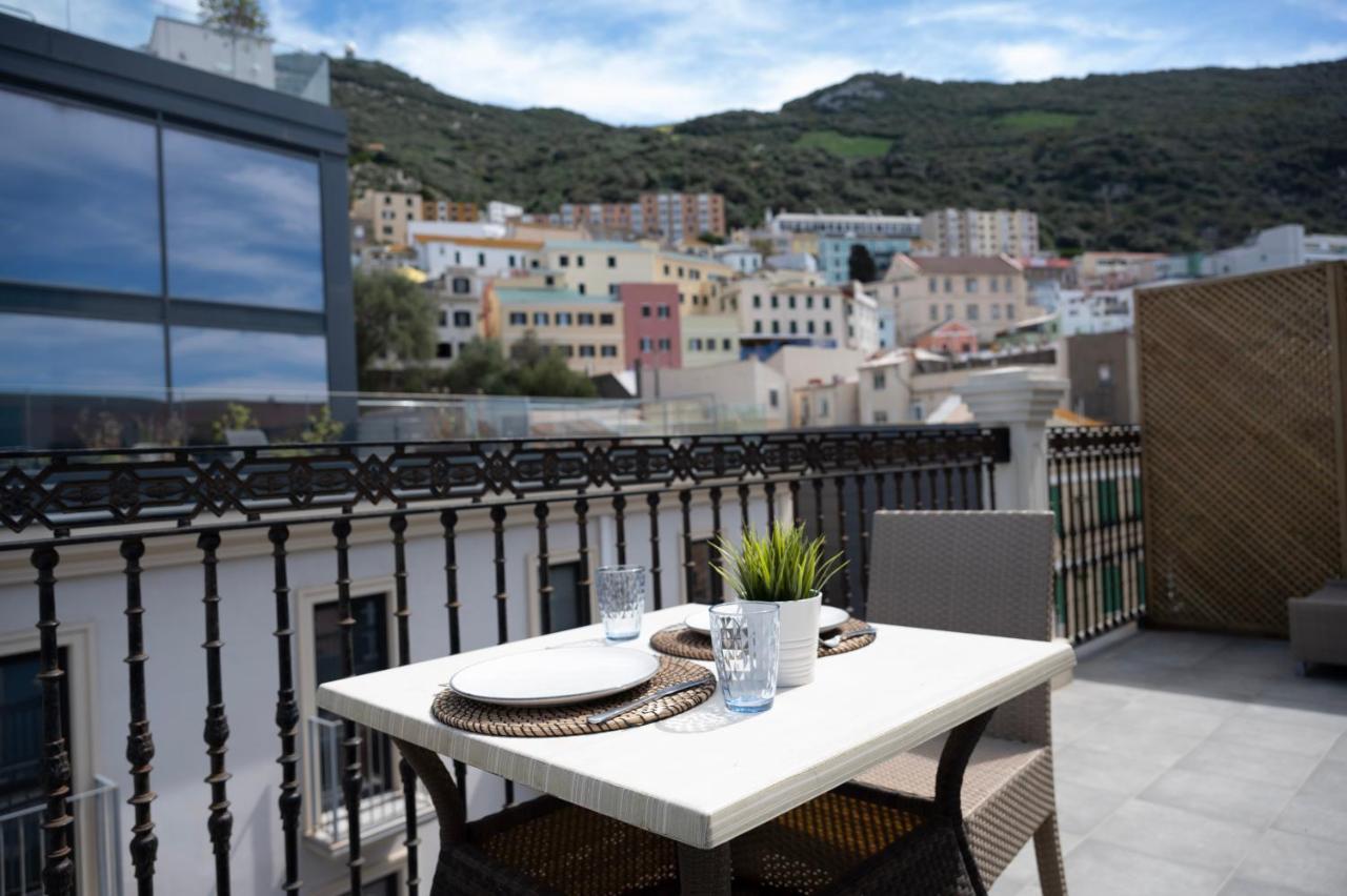 Master Penthouse Double Room Ensuite With Private Terrace - Grand Central House Gibilterra Esterno foto