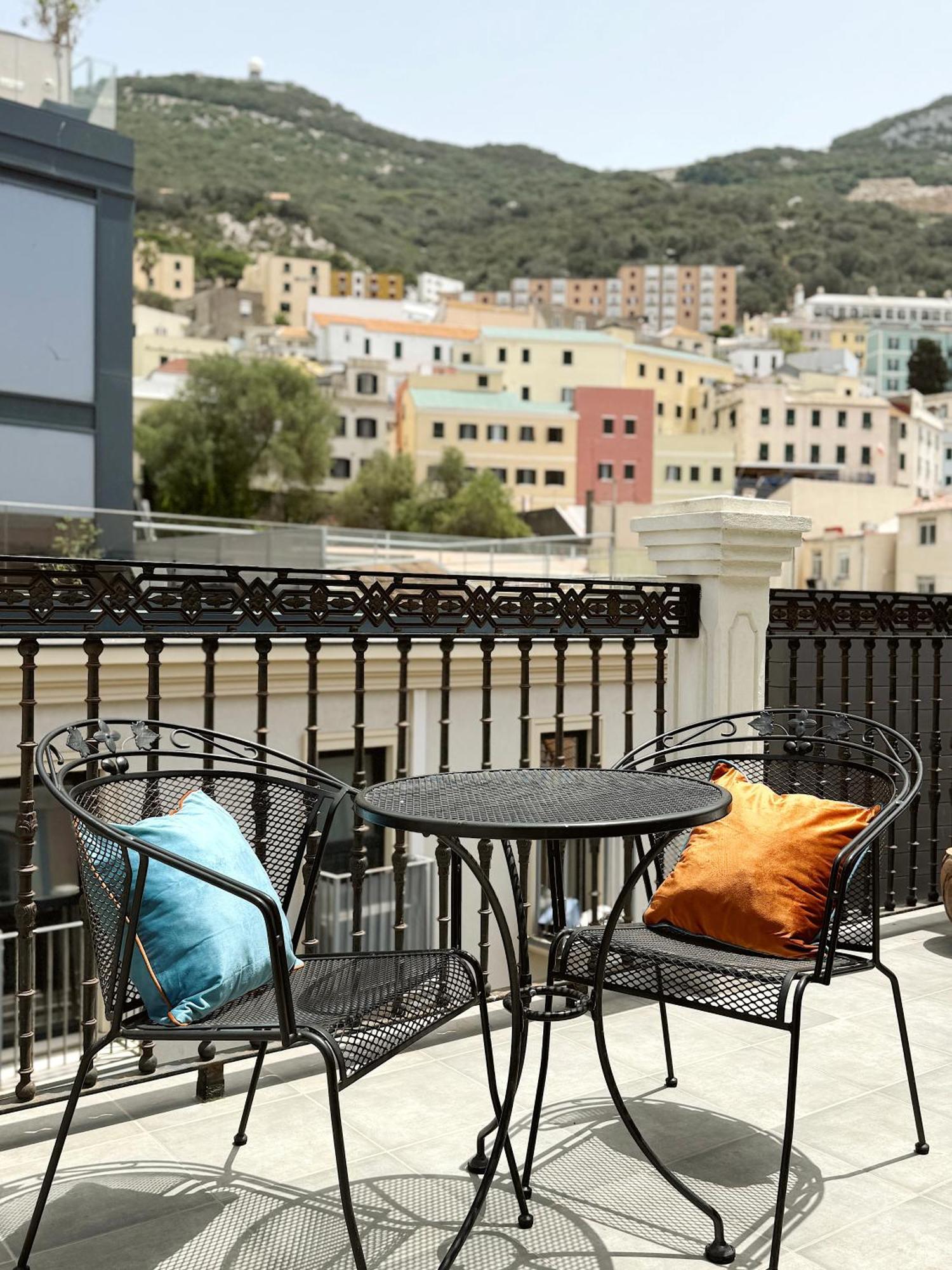 Master Penthouse Double Room Ensuite With Private Terrace - Grand Central House Gibilterra Esterno foto